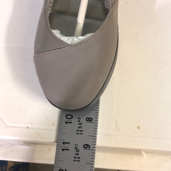 6 1/2 Grey Me Too Ballet Flats - Picture 2 of 6